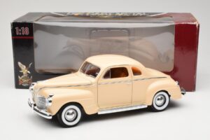 Plymouth Coupe Beige Road Signature 1:18 92398 Metall — Bild 8 von 8