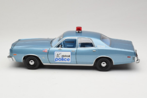 Plymouth Fury Beverly Hills PD Blau GreenLight 1:18 19069 Metall — Bild 4 von 8