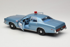 Plymouth Fury Beverly Hills PD Blau GreenLight 1:18 19069 Metall — Bild 5 von 8