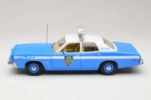 Plymouth Fury Police Pursuit New York Police Department GreenLight 1:18 19043 Metall — Bild 4 von 8
