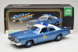 Plymouth Fury Police Pursuit Smokey and the Bandit GreenLight 1:18 19044 Metall — Bild 8 von 8