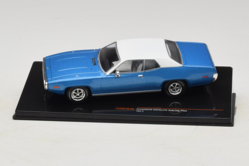Plymouth Satellite Sebring Plus Blau IXO 1:43 CLC601N Metall