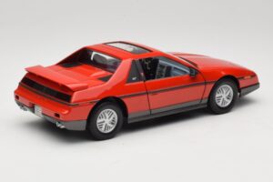 Pontiac Fiero GT Rot Road Signature 1:18 92588 Metall — Bild 3 von 8