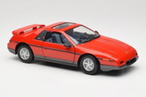 Pontiac Fiero GT Rot Road Signature 1:18 92588 Metall — Bild 6 von 8