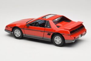 Pontiac Fiero GT Rot Road Signature 1:18 92588 Metall — Bild 7 von 8