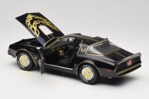 Pontiac Firebird Trans Am SE Smokey and the Bandit Joyride 1:18 33121 Metall — Bild 5 von 8