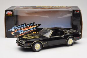 Pontiac Firebird Trans Am SE Smokey and the Bandit Joyride 1:18 33121 Metall — Bild 8 von 8
