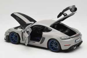 Porsche 718 Cayman 982 GT4 RS Weissach Package Chalk Norev 1:18 187253 Metall — Bild 5 von 8