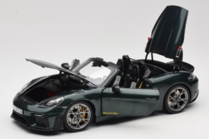 Porsche 718 Spyder RS Weissach Pack Forest Green Norev 1:18 187272 Metall — Bild 2 von 8