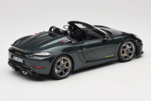 Porsche 718 Spyder RS Weissach Pack Forest Green Norev 1:18 187272 Metall — Bild 3 von 8
