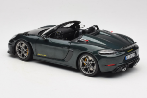 Porsche 718 Spyder RS Weissach Pack Forest Green Norev 1:18 187272 Metall — Bild 7 von 8