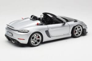 Porsche 718 Spyder RS Weissach Pack GT-Silver Metallic Norev 1:18 187270 Metall — Bild 3 von 8