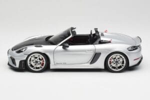 Porsche 718 Spyder RS Weissach Pack GT-Silver Metallic Norev 1:18 187270 Metall — Bild 4 von 8