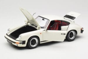 Porsche 911 930 Carrera 3.2 Grand Prix White Minichamps 1:18 100063024 Metall — Bild 2 von 8