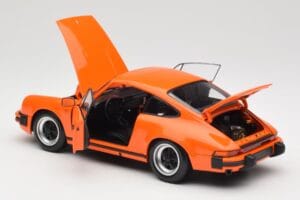 Porsche 911 930 Carrera 3.2 Signal Orange Minichamps 1:18 100063025 Metall — Bild 5 von 8