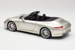 Porsche 911 991 Carrera S Cabriolet GT Silber Metallic Minichamps 1:18 100061030 Metall — Bild 7 von 8