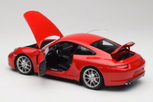 Porsche 911 991 Carrera S Guards Rot Minichamps 1:18 100061020 Metall — Bild 5 von 8