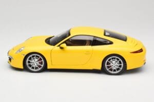 Porsche 911 991 Carrera S Racing Yellow Minichamps 1:18 100061021 Metall — Bild 4 von 8
