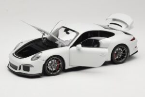 Porsche 911 991 GT3 Weiß Mit Silbernen Felgen Minichamps 1:18 113062721 Metall — Bild 2 von 8