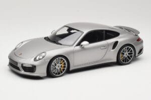 Porsche 911 991 Turbo S Silber Minichamps 1:18 113067126 Metall
