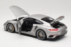 Porsche 911 991 Turbo S Silber Minichamps 1:18 113067126 Metall — Bild 5 von 8