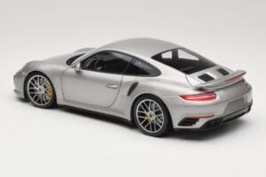 Porsche 911 991 Turbo S Silber Minichamps 1:18 113067126 Metall — Bild 7 von 8