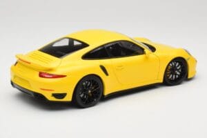 Porsche 911 991 Turbo S Gelb Mit Schwarzen Felgen Minichamps 1:18 110062321 Metall — Bild 3 von 8
