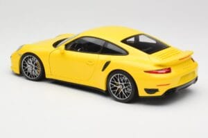Porsche 911 991 Turbo S Gelb Mit Silbernen Felgen Minichamps 1:18 110062322 Metall — Bild 5 von 8