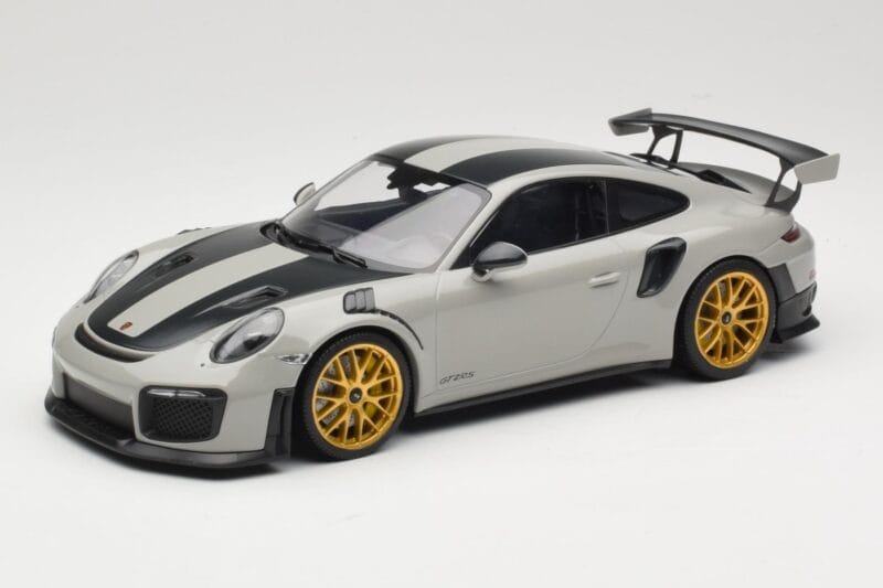 Porsche 911 991.2 GT2 RS Chalk Weissach Package Goldene Felgen Minichamps 1:18 155068304 Metall