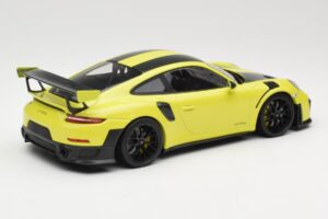 Porsche 911 GT2 RS 991.2 Weissach Package Grün Schwarze Felgen Minichamps 1:18 155068300-1 Metall — Bild 2 von 6