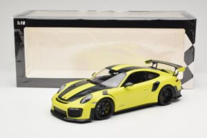 Porsche 911 GT2 RS 991.2 Weissach Package Grün Schwarze Felgen Minichamps 1:18 155068300-1 Metall — Bild 6 von 6