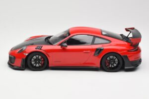 Porsche 911 GT2 RS 991.2 Rot Schwarze Felgen Minichamps 1:18 155068307 Metall — Bild 3 von 6