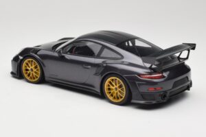 Porsche 911 991.2 GT2 RS Weissach Package Purple Metallic Mit Goldenen Magnesium-Felgen Minichamps 1:18 153068322 Metall — Bild 5 von 6