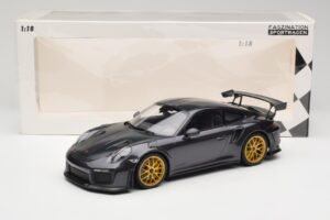 Porsche 911 991.2 GT2 RS Weissach Package Purple Metallic Mit Goldenen Magnesium-Felgen Minichamps 1:18 153068322 Metall — Bild 6 von 6