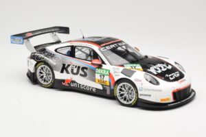 Porsche 911 991.2 GT3 R Kus Team 75 Bernhard #17 M. Ammermüller / M. Jaminet ADAC GT Masters 2017 Minichamps 1:18 155176917 M — Bild 4 von 6