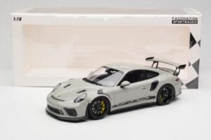 Porsche 911 991.2 GT3 RS Chalk Wording Schwarze Felgen Minichamps 1:18 153068230 Metall — Bild 6 von 6