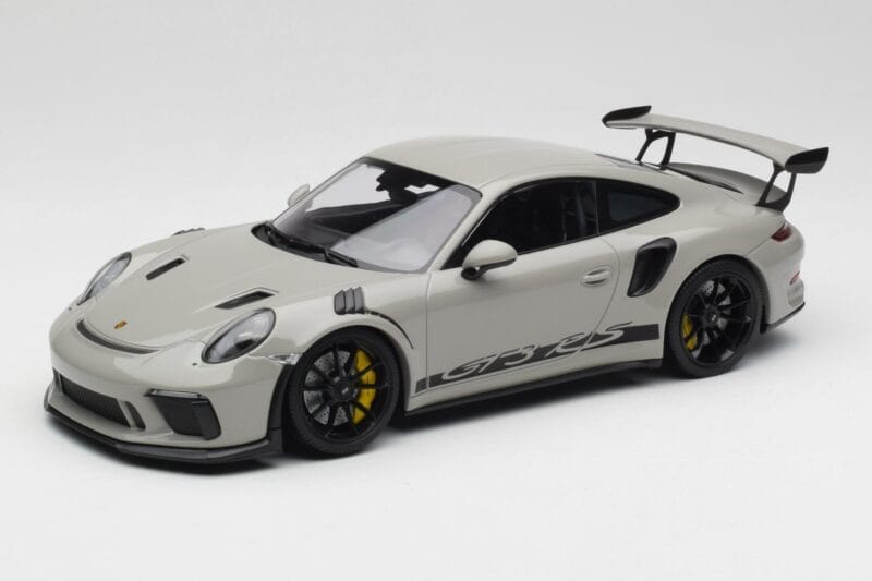 Porsche 911 991.2 GT3 RS Chalk Wording Schwarze Felgen Minichamps 1:18 153068230 Metall