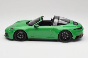 Porsche 911 991.2 Targa 4 GTS British Racing Grün Minichamps 1:18 155061065 Metall — Bild 3 von 6
