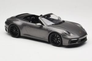 Porsche 911 992 Carrera 4 GTS Cabriolet Grey Metallic Minichamps 1:18 155063031 Metall — Bild 4 von 6