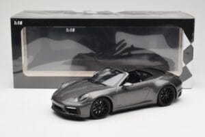 Porsche 911 992 Carrera 4 GTS Cabriolet Grey Metallic Minichamps 1:18 155063031 Metall — Bild 6 von 6