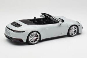 Porsche 911 992 Carrera 4 GTS Cabriolet Grau Minichamps 1:18 155063034 Metall — Bild 3 von 6