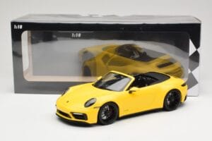 Porsche 911 992 Carrera 4 GTS Cabriolet Gelb Minichamps 1:18 155063030 Metall — Bild 6 von 6
