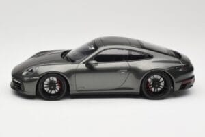 Porsche 911 992 Carrera 4 GTS Green Metallic Minichamps 1:18 155063101 Metall — Bild 3 von 6