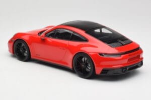 Porsche 911 992 Carrera 4 GTS Rot Minichamps 1:18 155063100 Metall — Bild 5 von 6