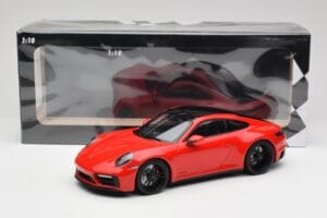Porsche 911 992 Carrera 4 GTS Rot Minichamps 1:18 155063100 Metall — Bild 6 von 6