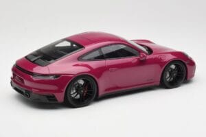 Porsche 911 992 Carrera 4 GTS Rubystar Minichamps 1:18 155063102 Metall — Bild 2 von 6