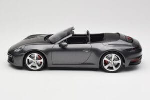 Porsche 911 992 Carrera 4S Cabriolet Agate Grey Metallic Minichamps 1:18 155067336 Metall — Bild 3 von 6