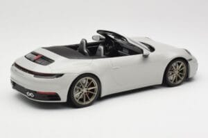 Porsche 911 992 Carrera 4S Cabriolet Grau Minichamps 1:18 155067335 Metall — Bild 2 von 6