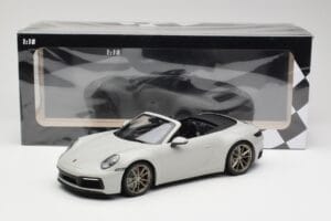 Porsche 911 992 Carrera 4S Cabriolet Grau Minichamps 1:18 155067335 Metall — Bild 6 von 6