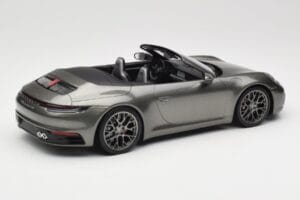 Porsche 911 992 Carrera 4S Cabriolet Mamba Green Metallic Minichamps 1:18 155067337 Metall — Bild 2 von 6